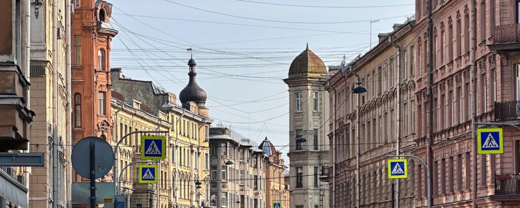 Фото 9 — Уличный стиль в большом городе